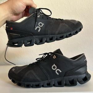 On Cloud Running Triple Black 11M